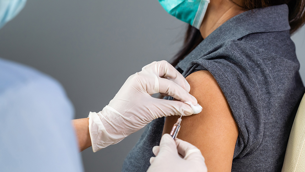 Voila les bienfaits des Vaccins …..Vidéo : 1Expert médical témoigne  : les vaccins contre la COVID ont tué plus d’Américains que le Vietnam